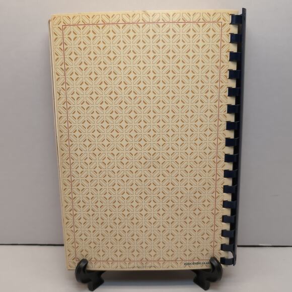 Philadelphia Main Line Classics Cookbook Junior Saturday Club Recipes 1982 - Picture 2 of 10